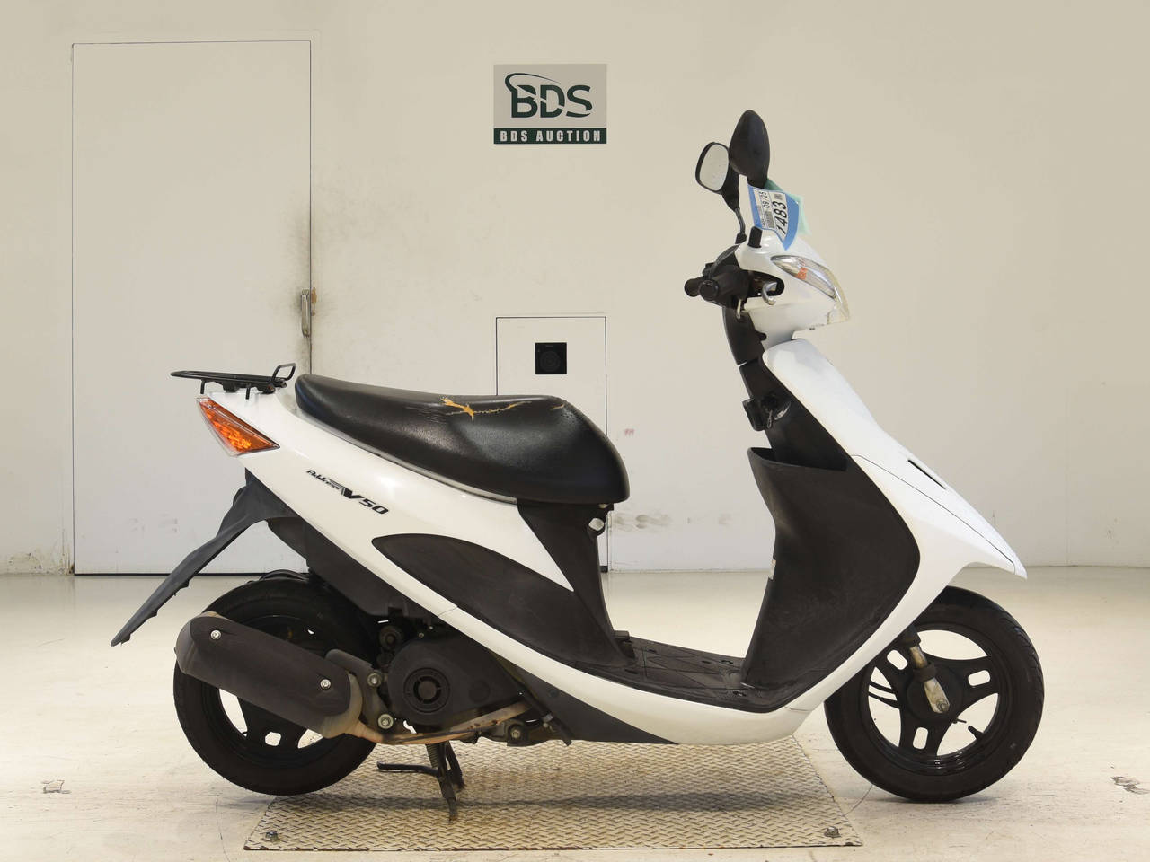 Suzuki ADDRESS V100