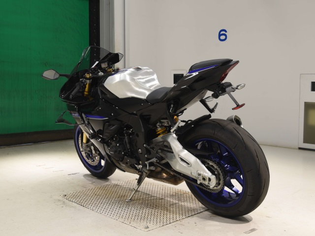 Yamaha YZF-R1M — фото 6