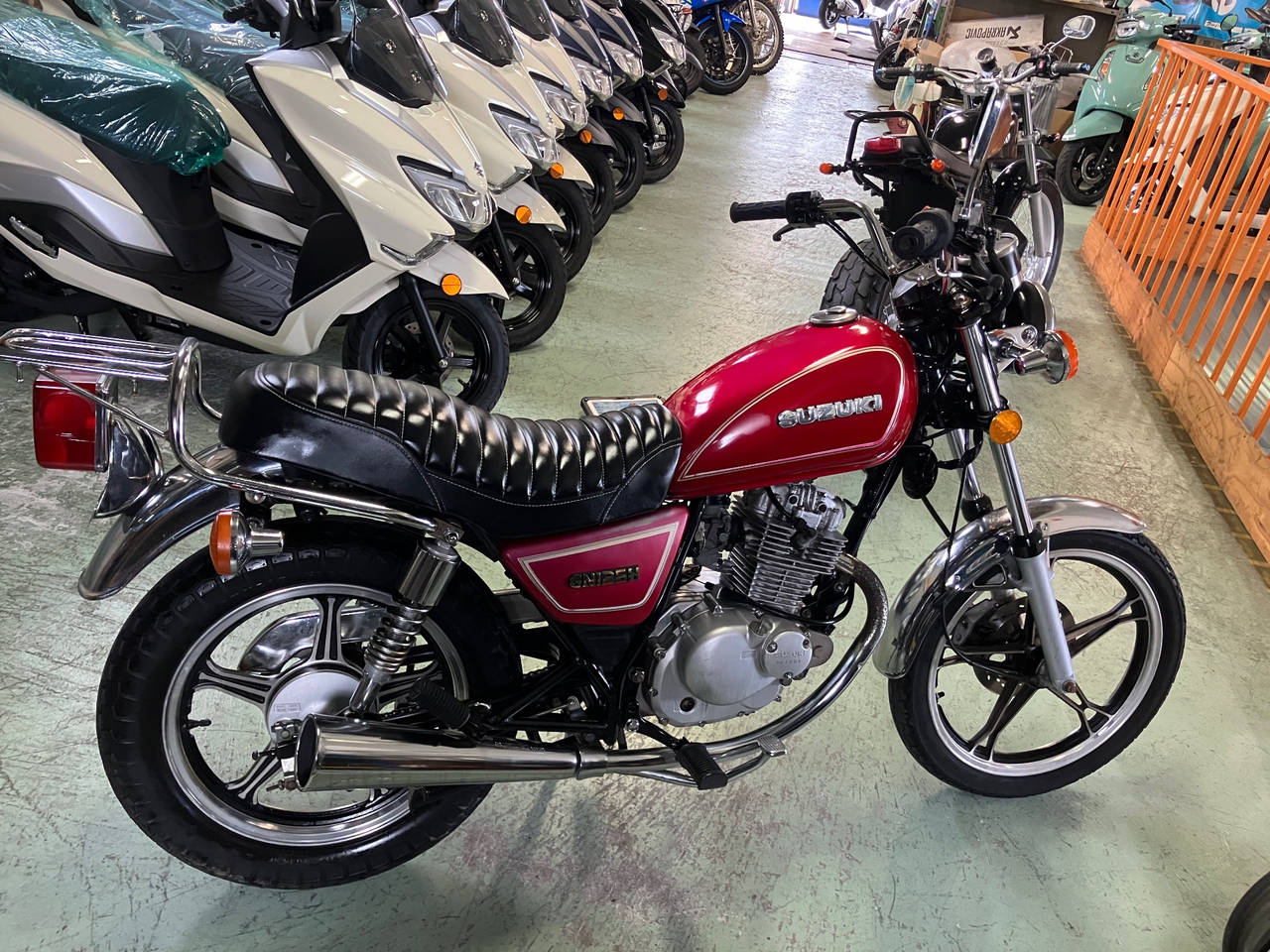 Suzuki GN125H