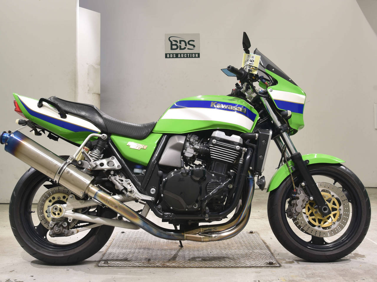 Kawasaki ZRX1100, right