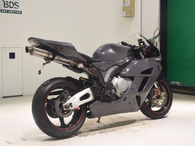 Honda CBR1000RR — фото 5