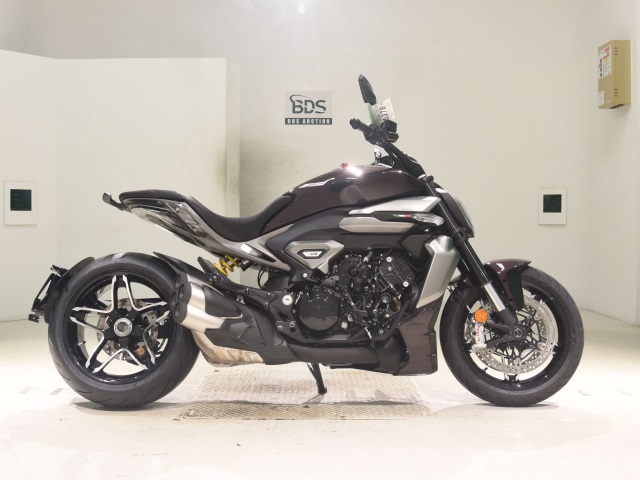 Ducati DIAVEL V4
