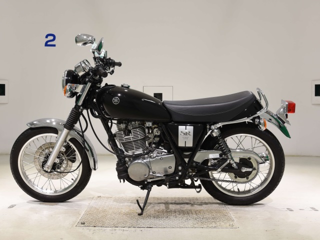 Yamaha SR400 — фото 2