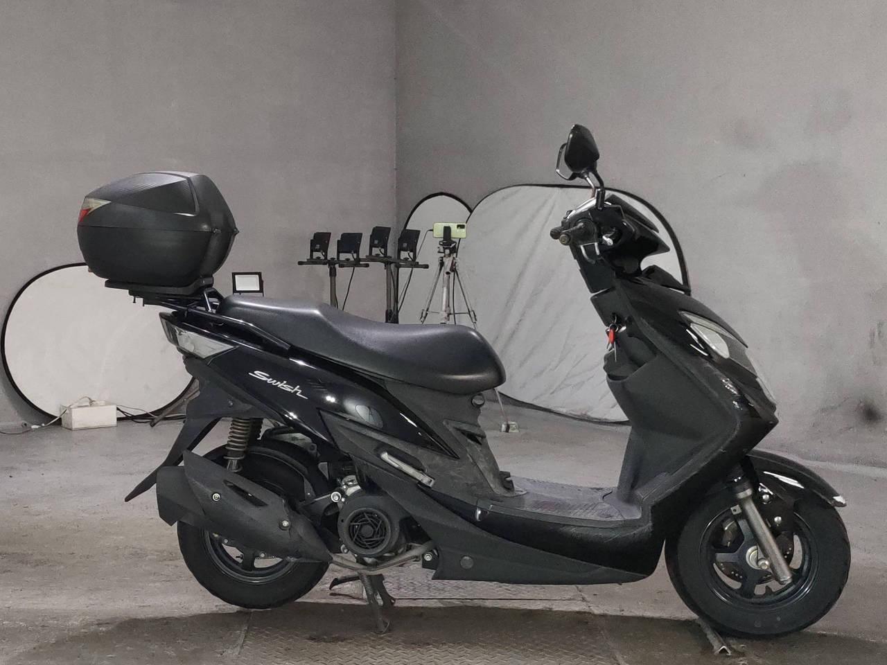 Suzuki SWISH, Foto 1