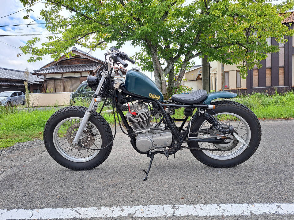 Yamaha SR400 — фото 2