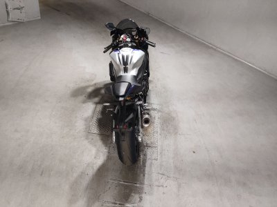 Yamaha YZF-R1M — фото 6
