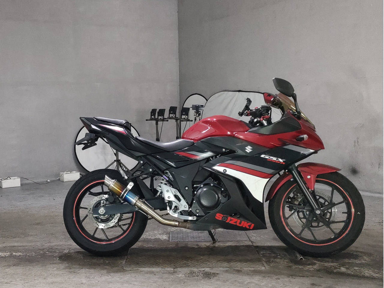 Suzuki GSX250R