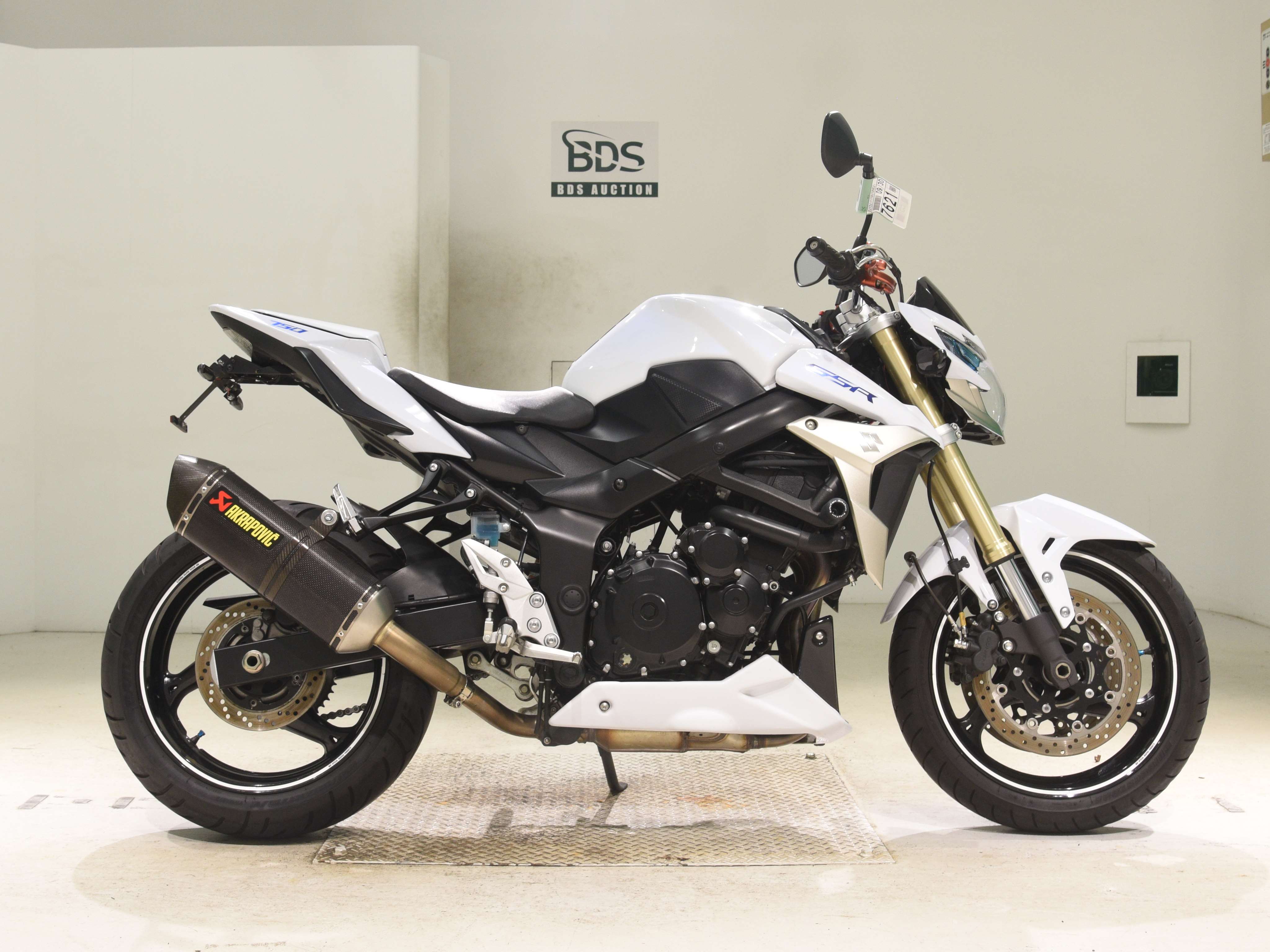 Suzuki GSR750