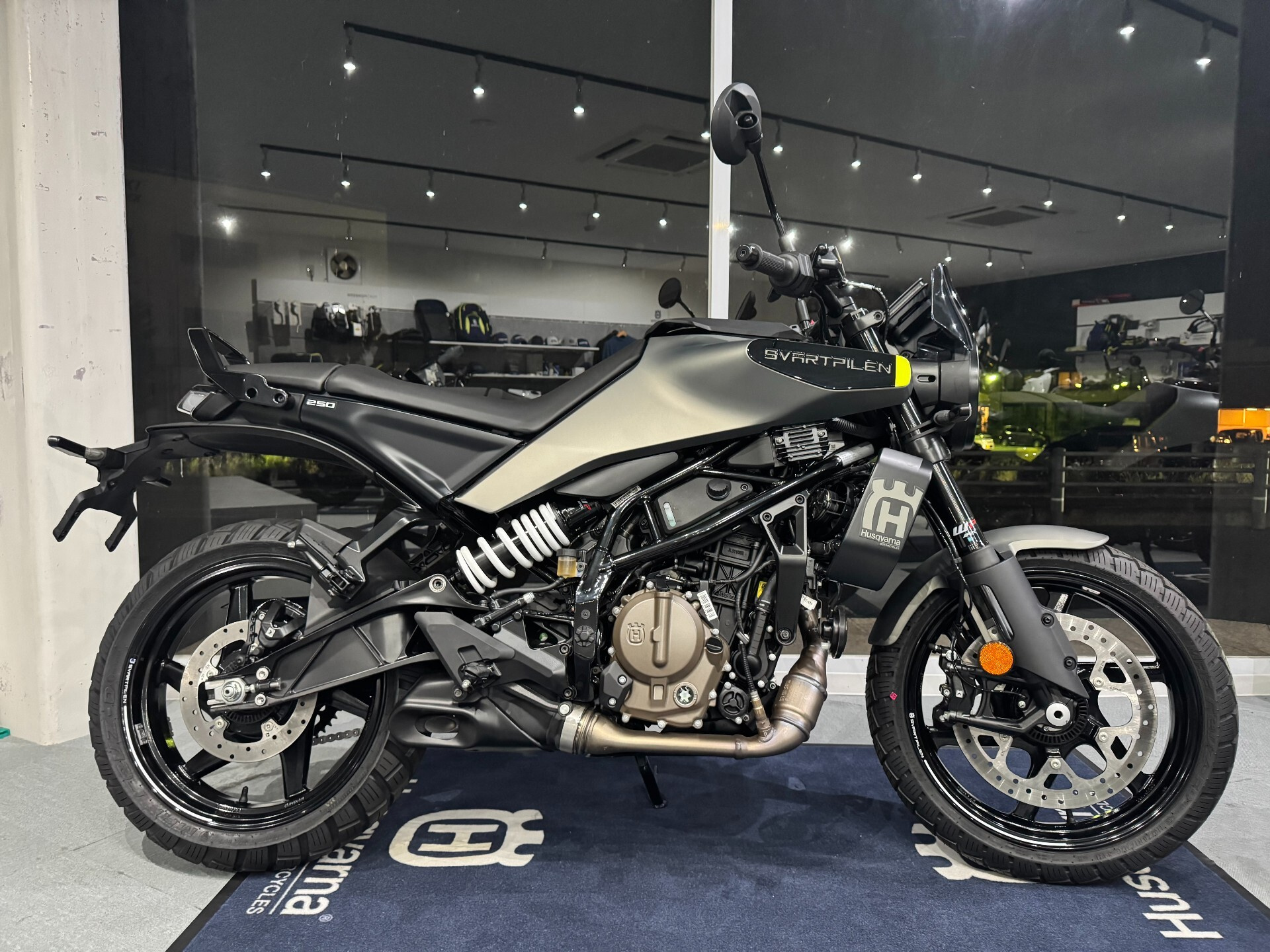 Husqvarna BLACK ARROW 250