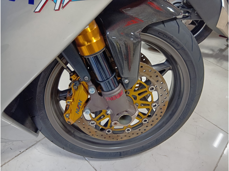 MV Agusta F4S — фото 15