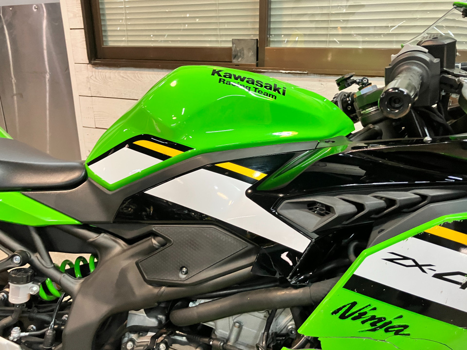 Kawasaki NINJA ZX-4RR — фото 17
