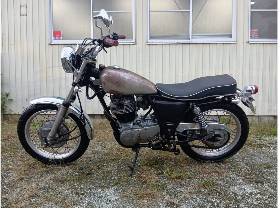 Yamaha SR400