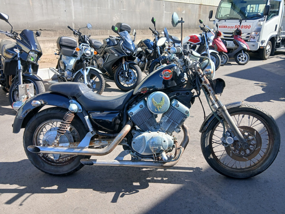 Yamaha XV400 VIRAGO
