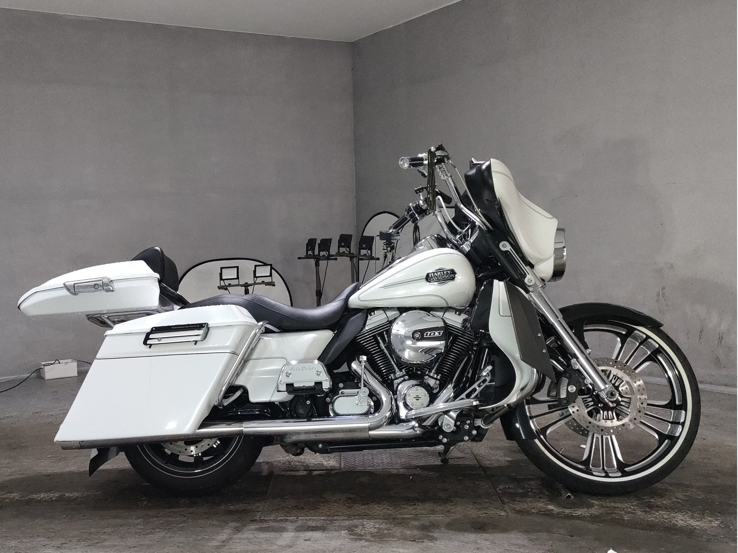 HD ELECTRA GLIDE FLHTCU1690