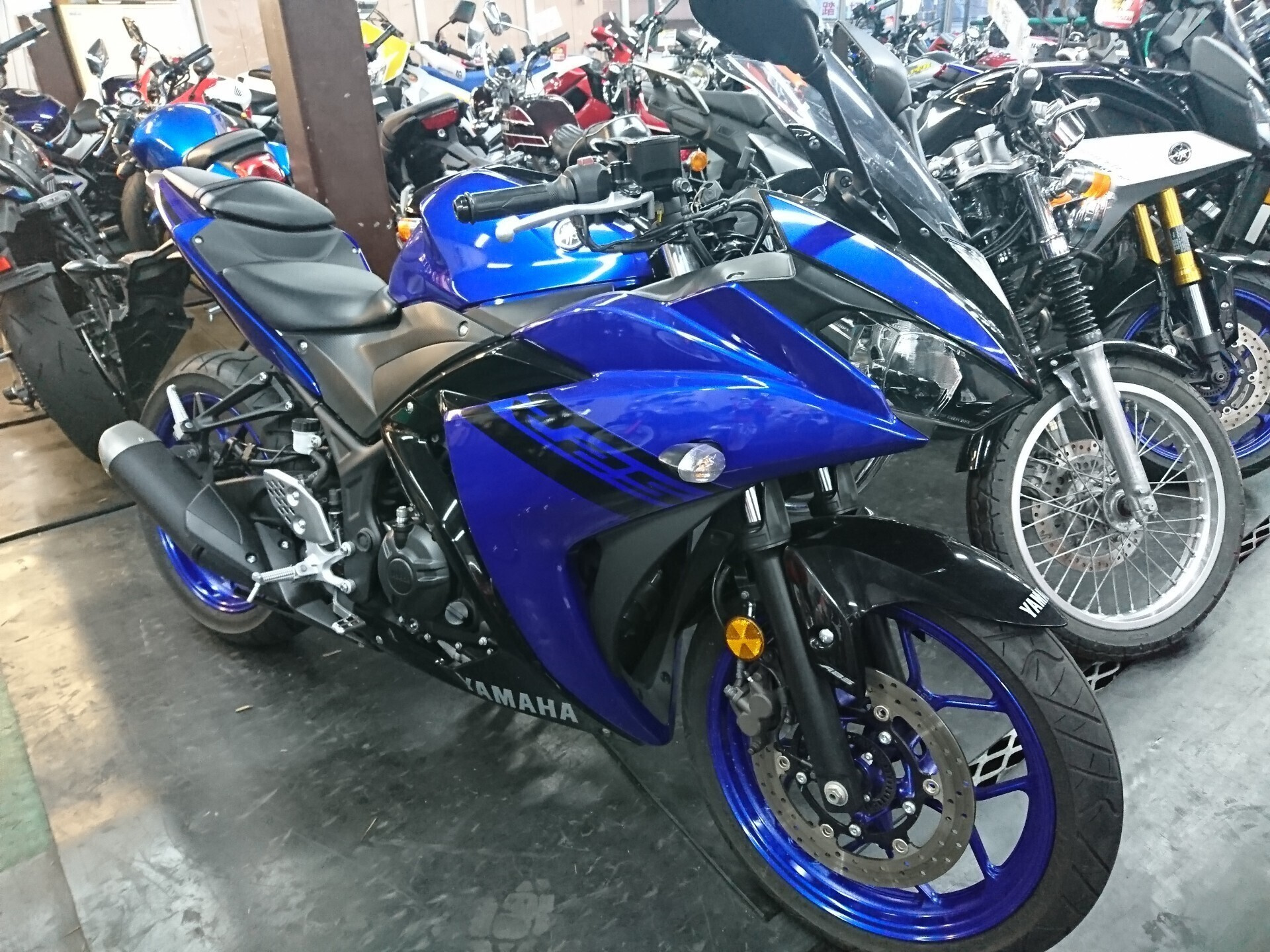 Yamaha MODEL: YZF-R25 ABS