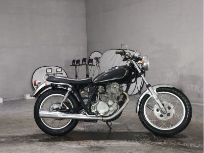 Yamaha SR400