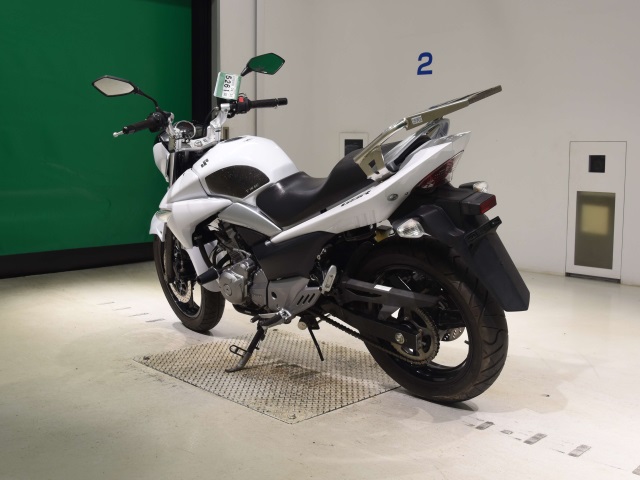 Suzuki GSR250 — фото 6
