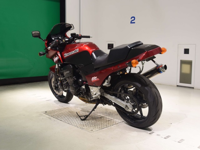 Kawasaki GPZ900R — фото 6