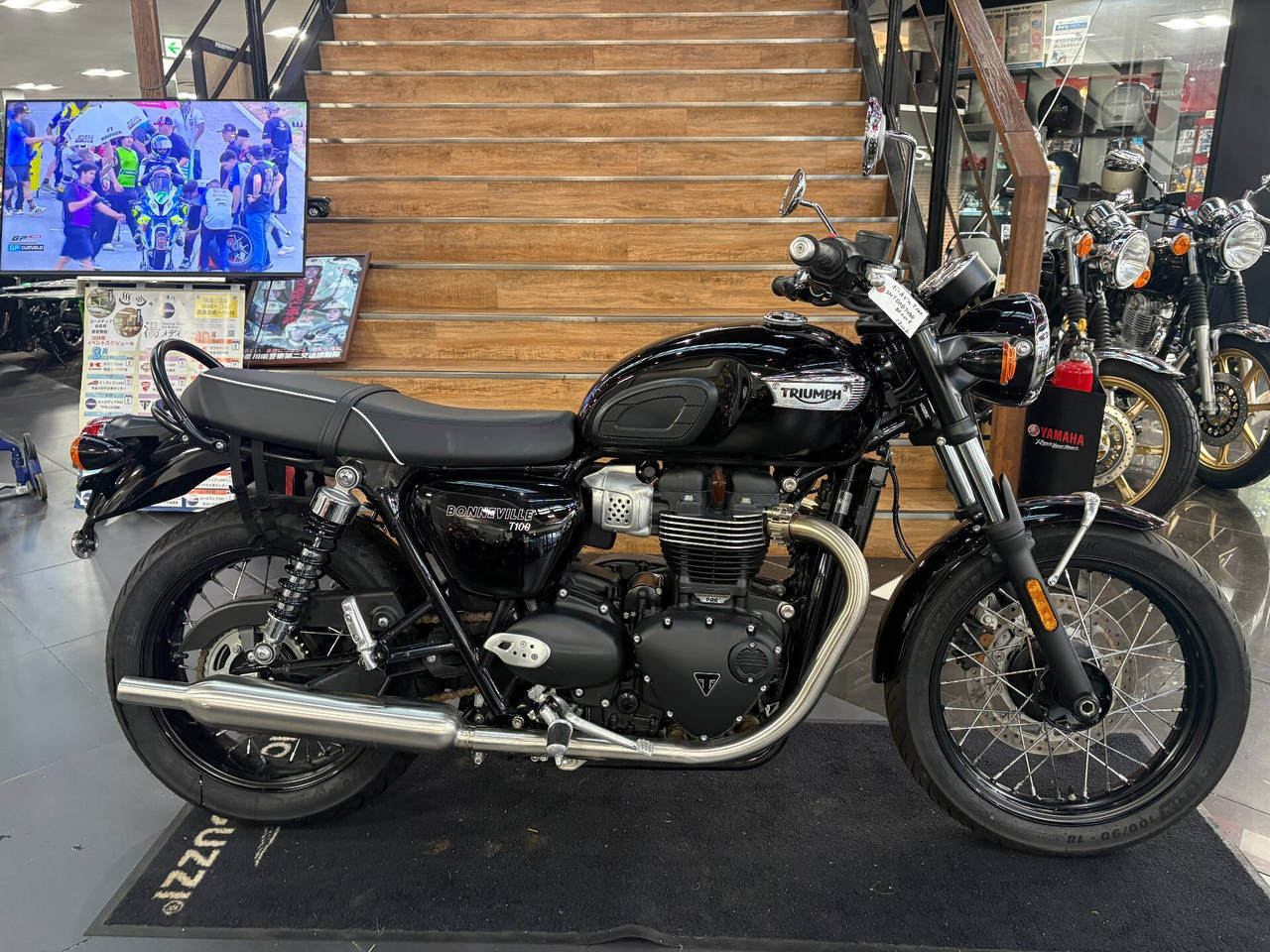 Triumph BONNEVILLE T100