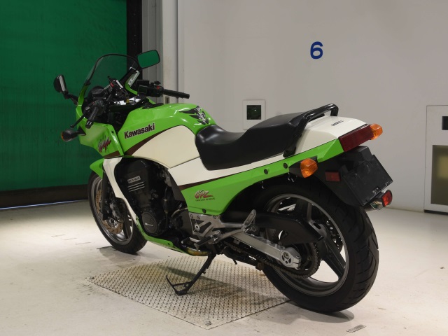 Kawasaki GPZ900R — фото 6
