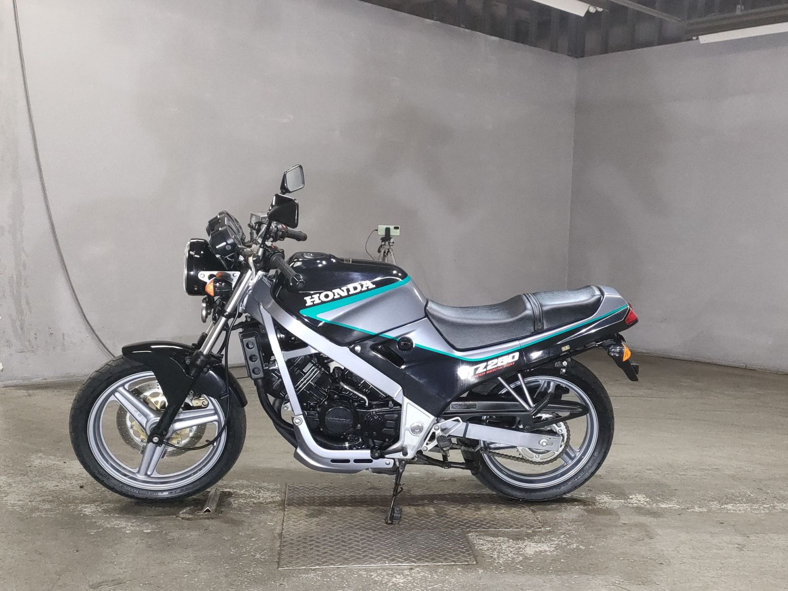 7075] Honda VTZ250 - MC15-1102980