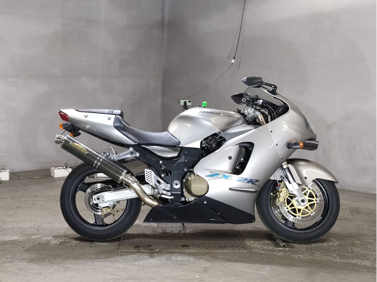 7584] Kawasaki NINJA ZX-12R - ZXT20A-006194