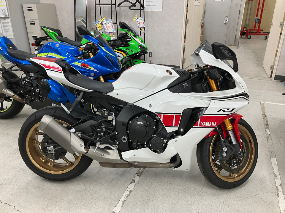 Yamaha YZF-R1
