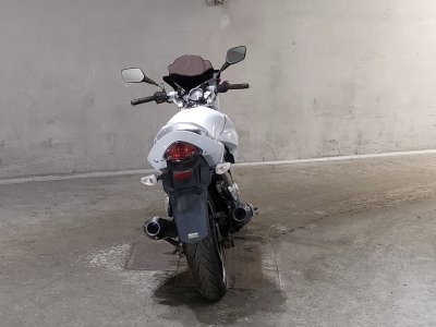 Suzuki GSR250 — фото 4
