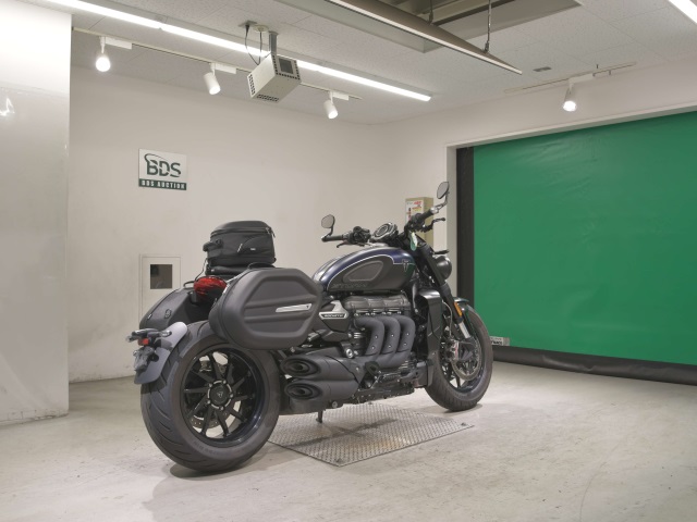 Triumph ROCKET III STORM R — фото 5
