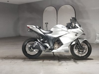 Suzuki GIXXER250SF