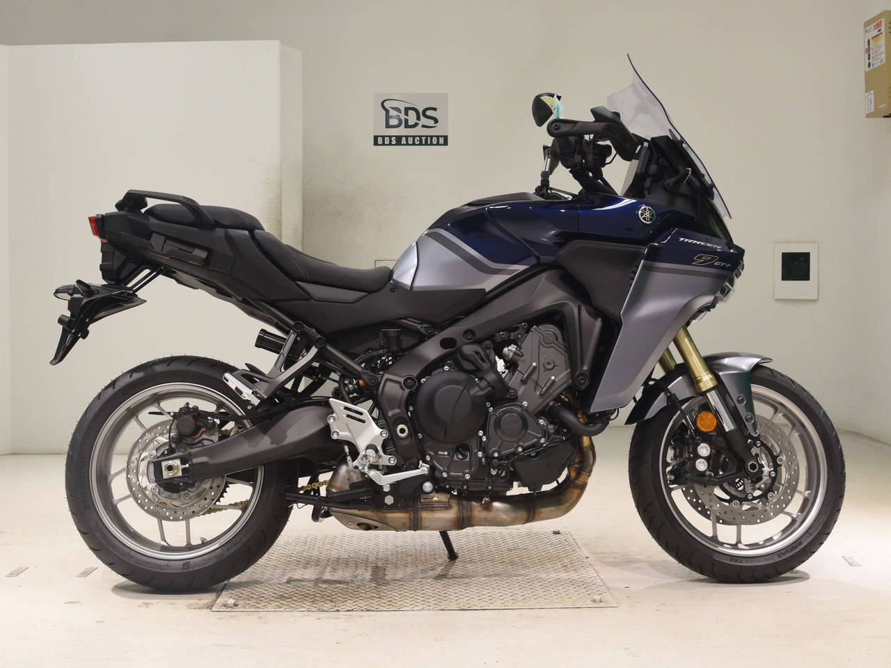 Yamaha TRACER9 GT+, right