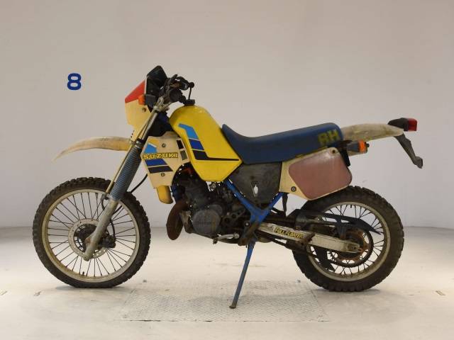 0006] Suzuki RH250 - SJ11B-103235