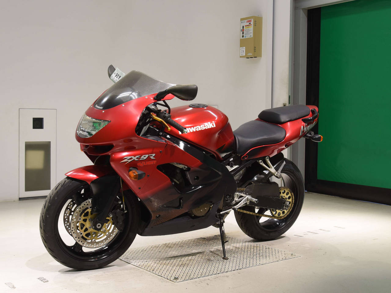 7936] Kawasaki NINJA ZX-9R - JKAZX900CCA031959