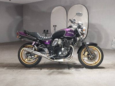 Suzuki GSX400 INAZUMA