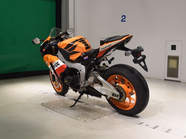 Honda CBR1000RR — фото 6