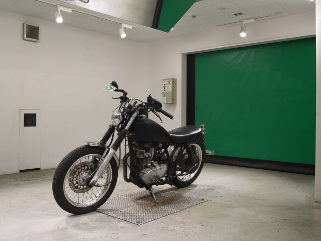 Yamaha SR400 — фото 4