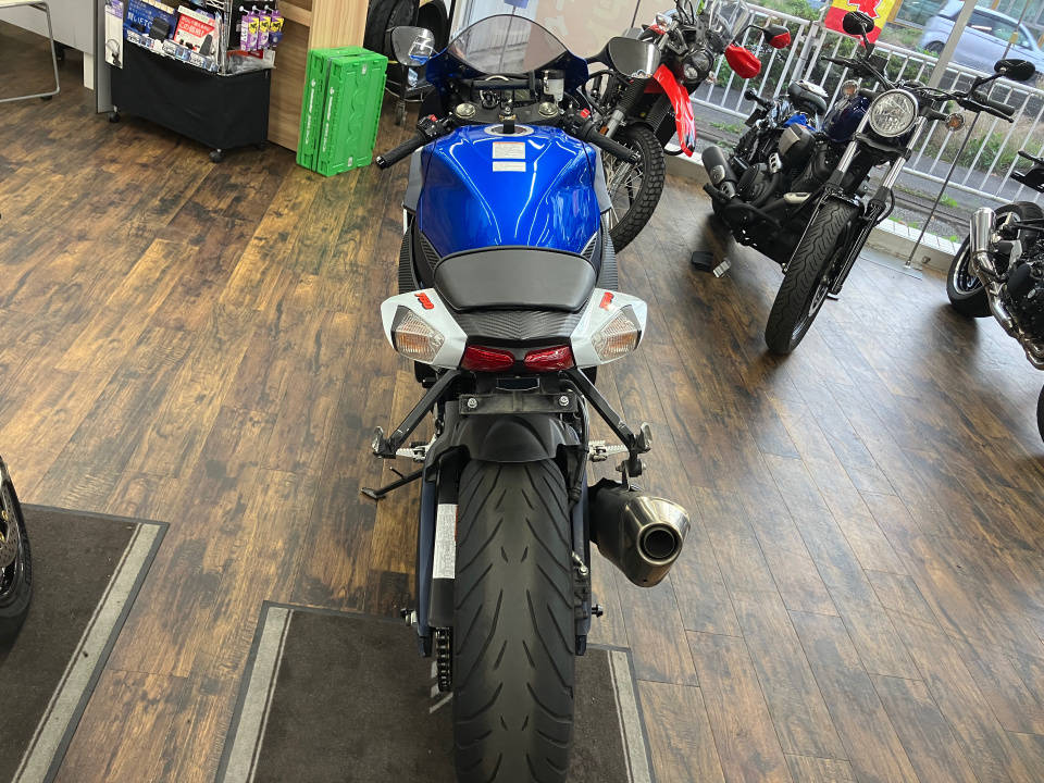 Suzuki GSX-R750 — фото 4