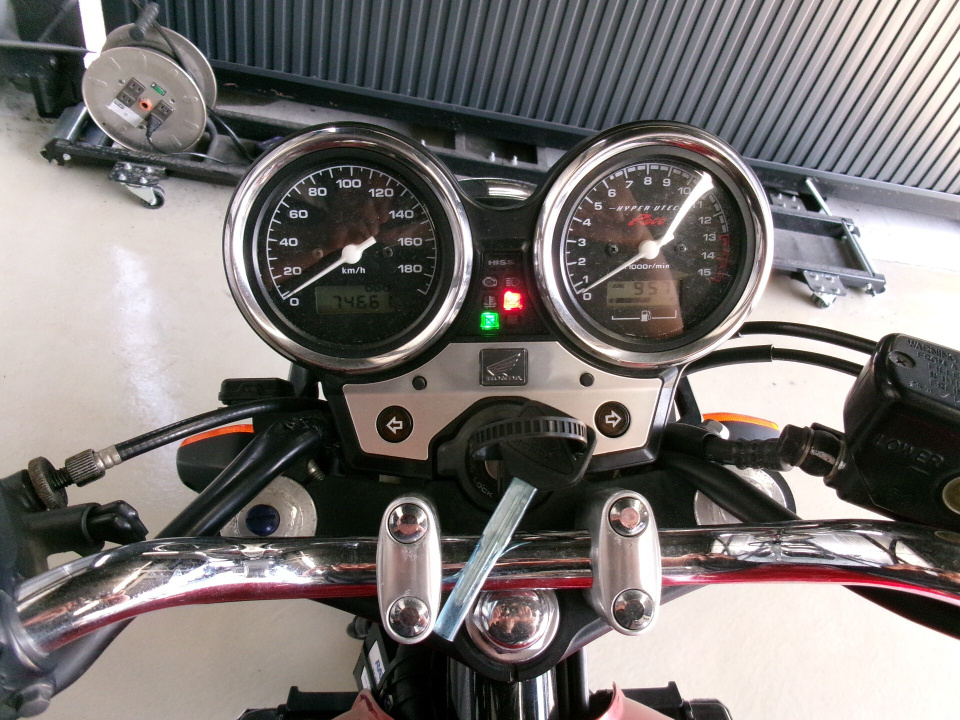 Honda CB400SF — фото 3