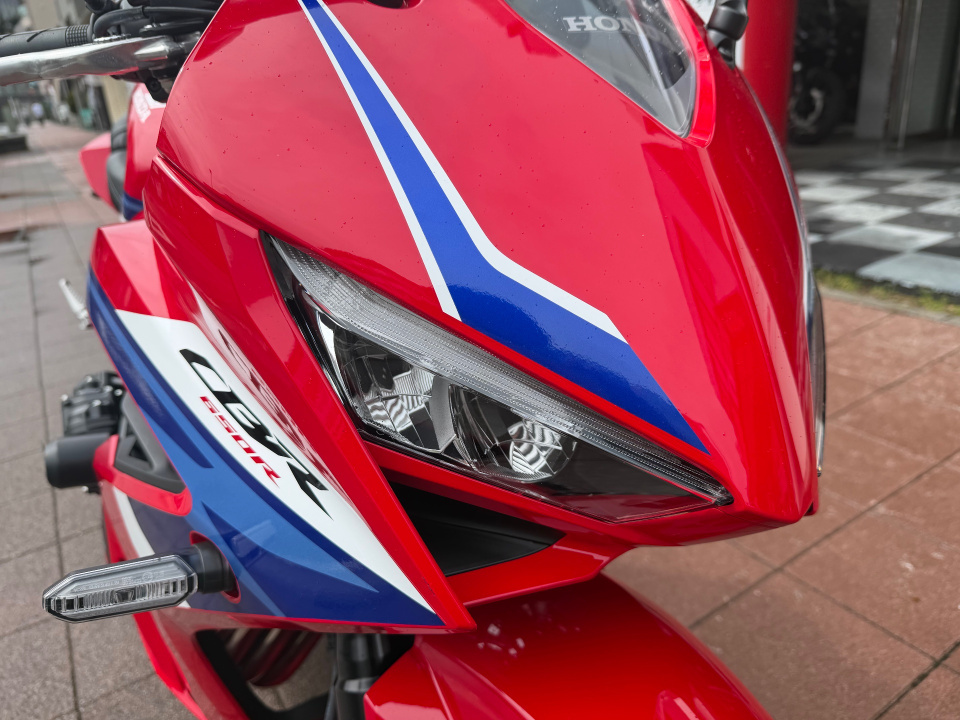 Honda CBR650R E-CLUTCH — фото 8