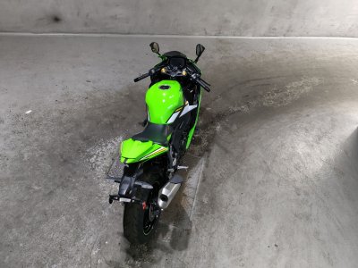 Kawasaki NINJA ZX-4RR — фото 6
