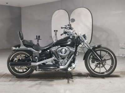 Harley-Davidson BREAKOUT FXSB1580