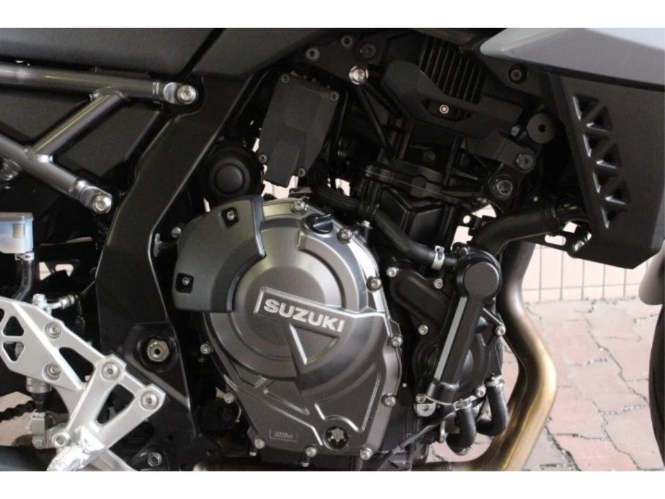 Suzuki GSX-8S — фото 4