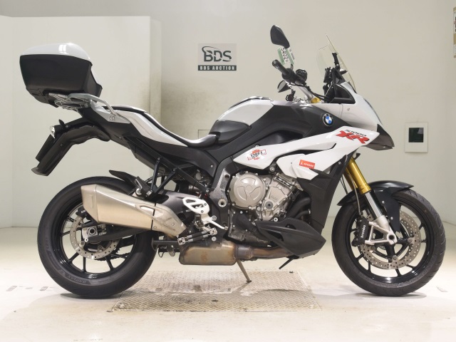 BMW S1000XR