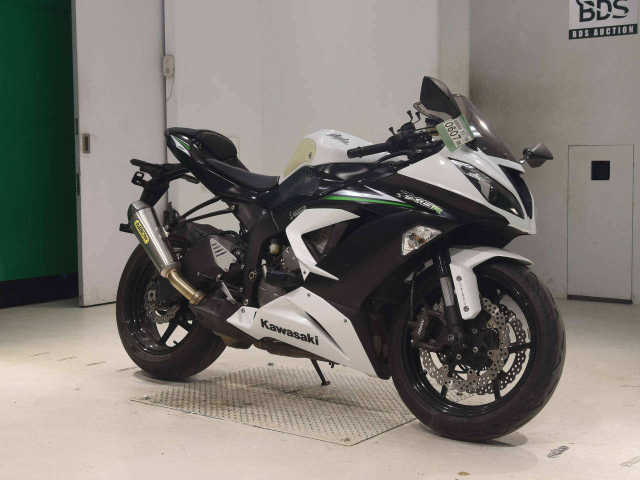 0607] Kawasaki ZX-6RA - JKBZX636EFA016923