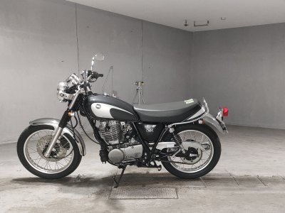 Yamaha SR400 — фото 2
