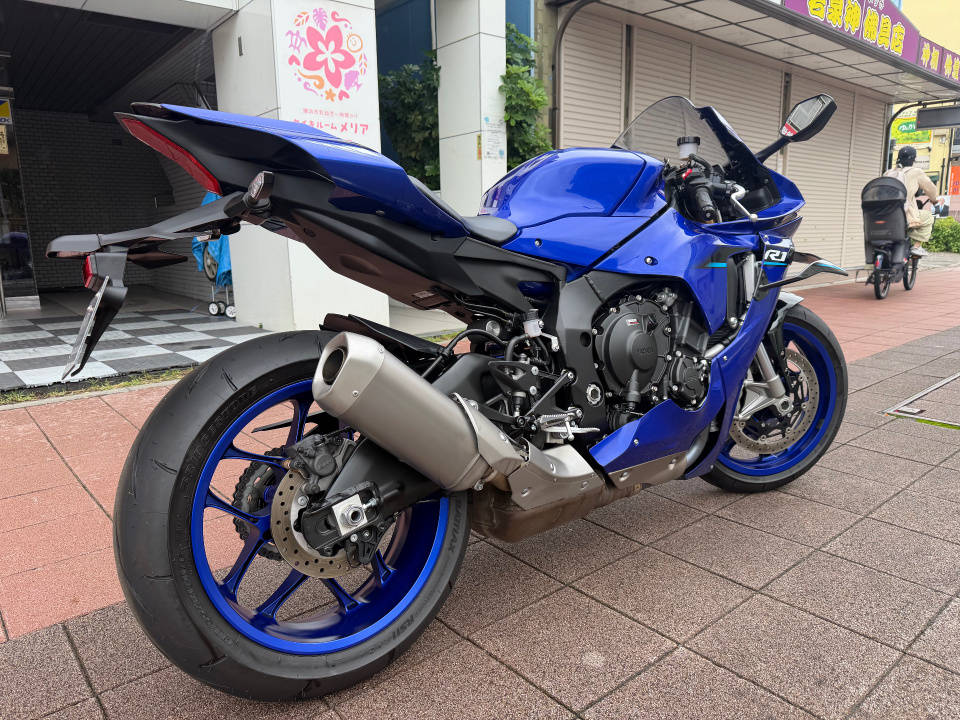 Yamaha YZF-R1 — фото 14