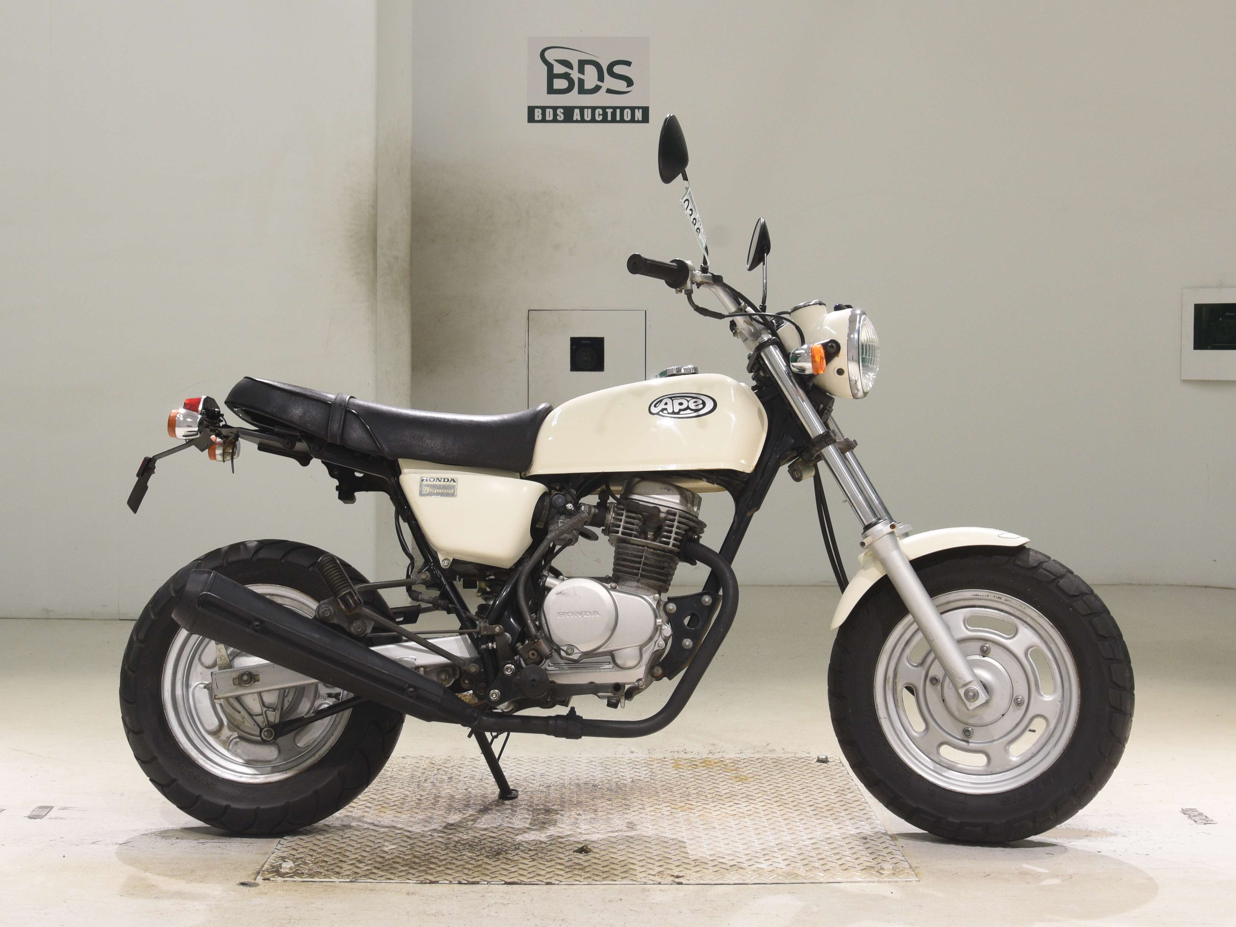 Honda APE100