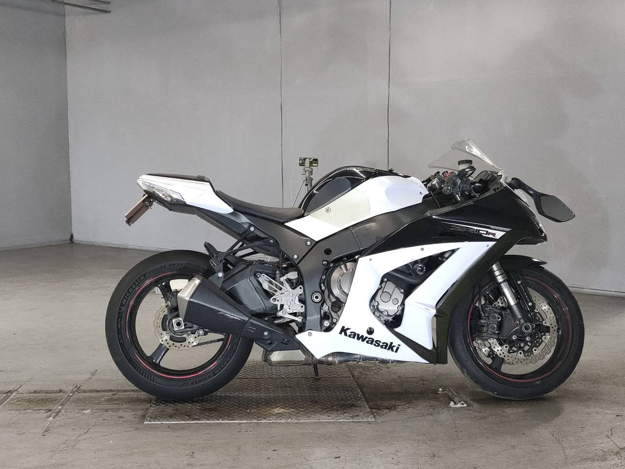 3239] Kawasaki NINJA ZX-10R - JKAZXCK17DA008102