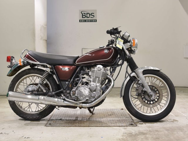 Yamaha SR400