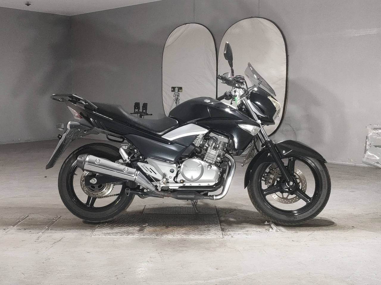Suzuki GSR250